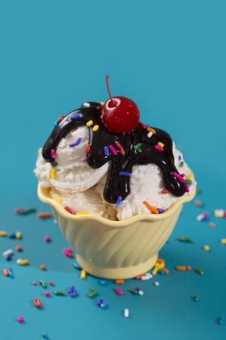 Image of an ice cream sundae.